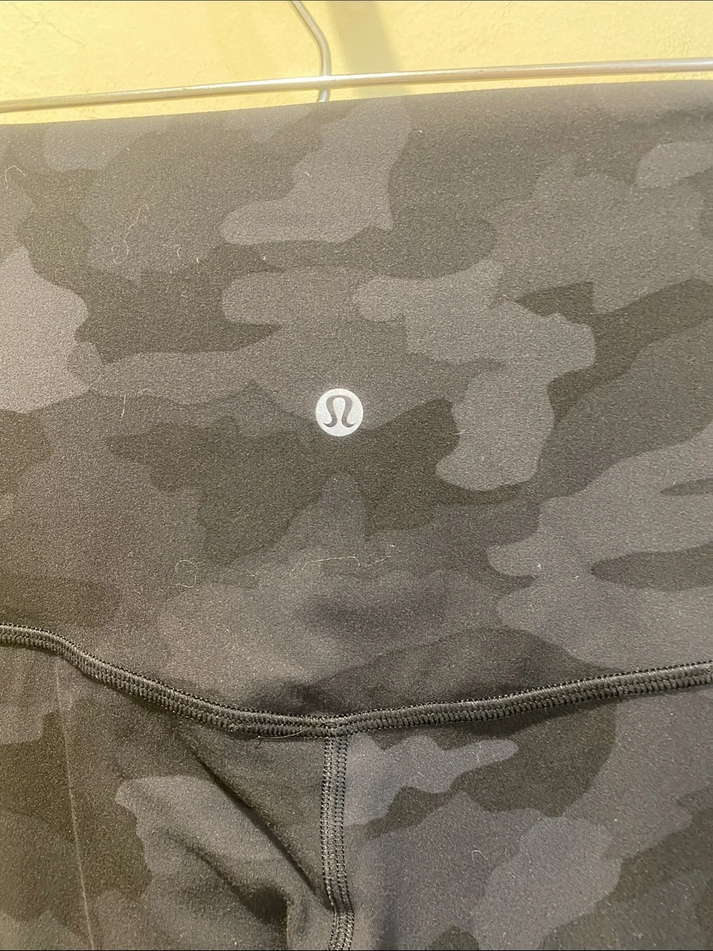 lululemon athletica  Camo High-Rise Leggings Sz 6